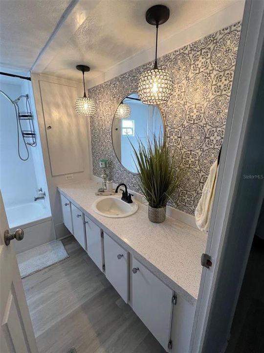 На продажу: $168,000 (2 спален, 1 ванн, 624 Квадратных фут)