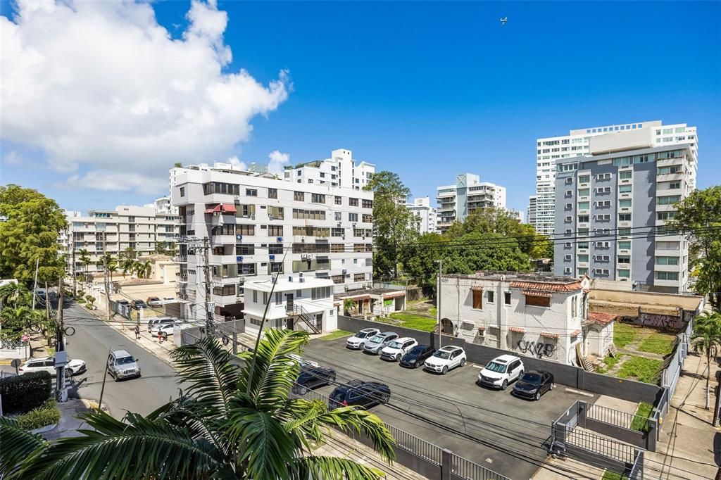 For Sale: $795,000 (3 beds, 2 baths, 1947 Square Feet)