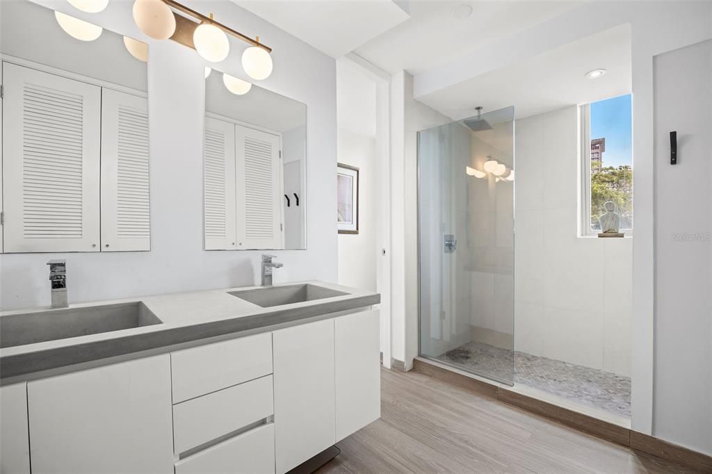 For Sale: $795,000 (3 beds, 2 baths, 1947 Square Feet)