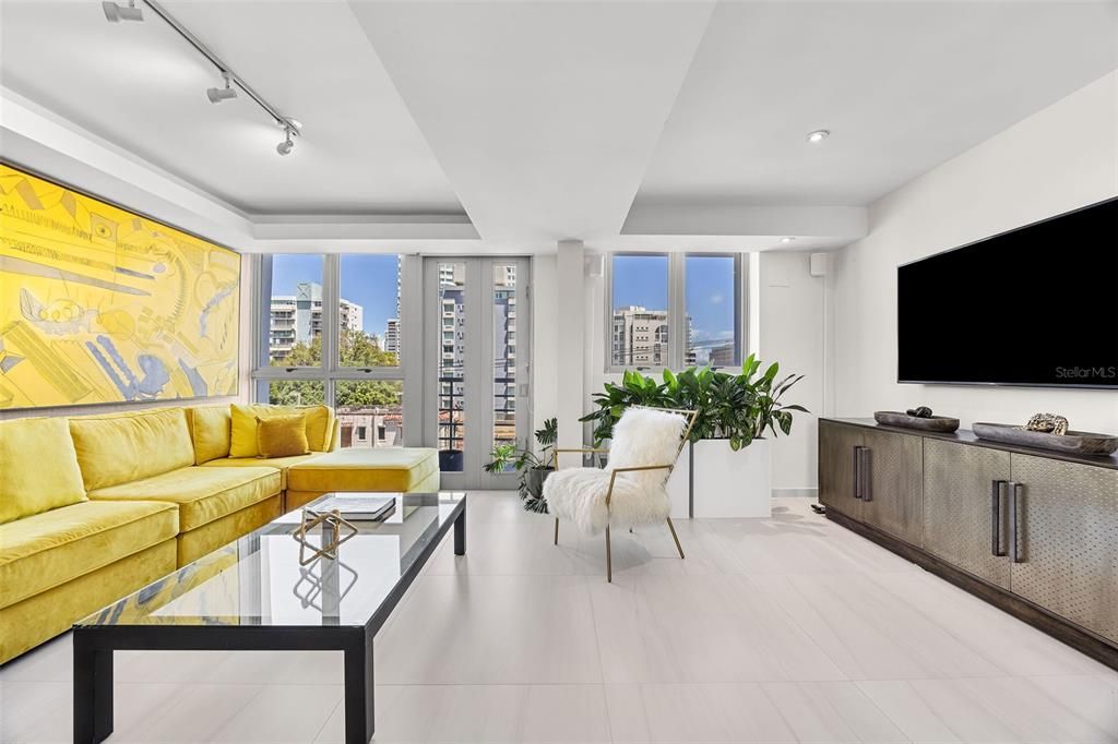 For Sale: $795,000 (3 beds, 2 baths, 1947 Square Feet)