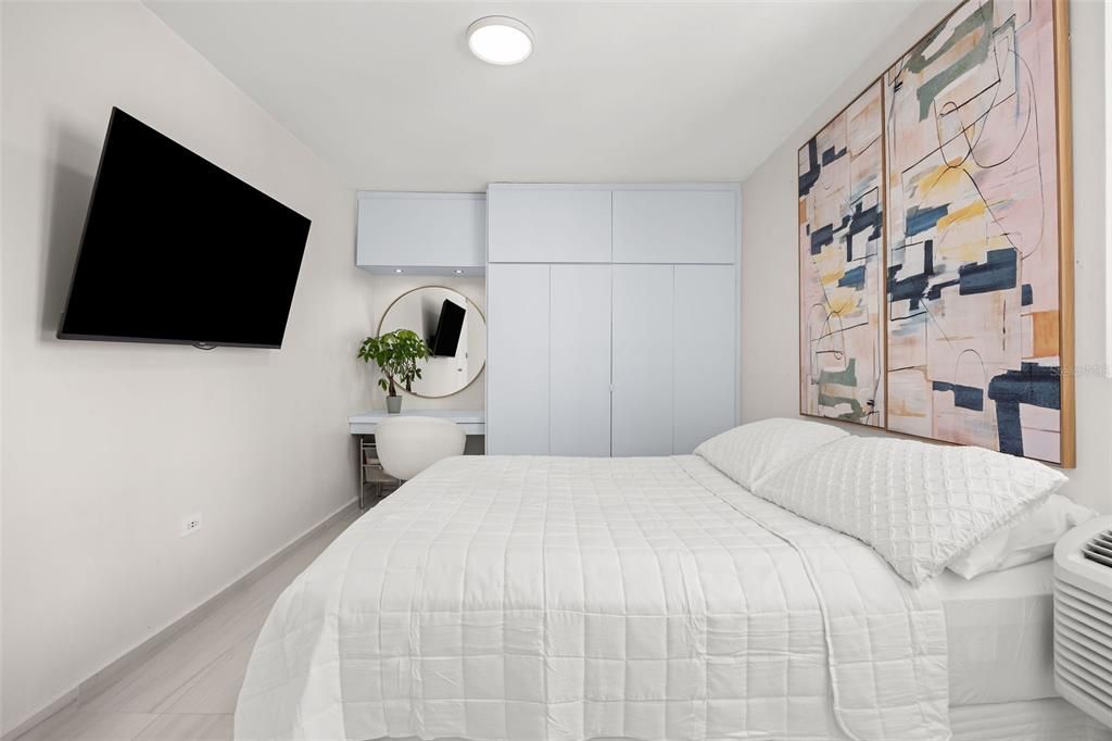 For Sale: $795,000 (3 beds, 2 baths, 1947 Square Feet)