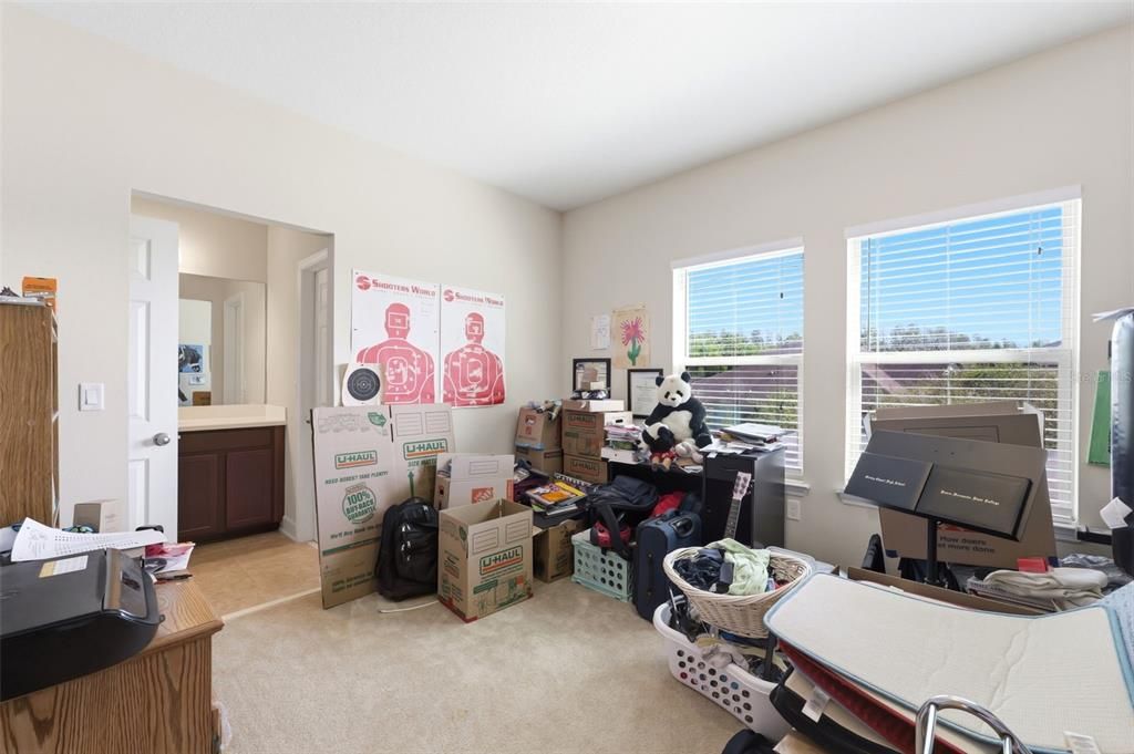 Activo con contrato: $615,000 (5 camas, 4 baños, 3185 Pies cuadrados)