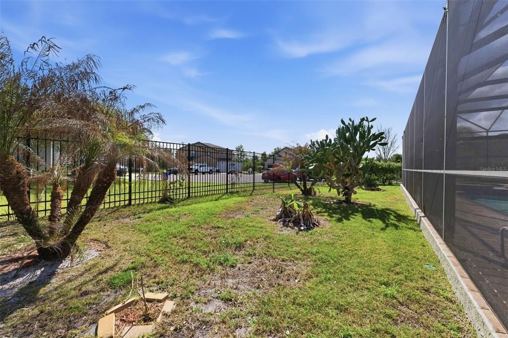 Activo con contrato: $615,000 (5 camas, 4 baños, 3185 Pies cuadrados)