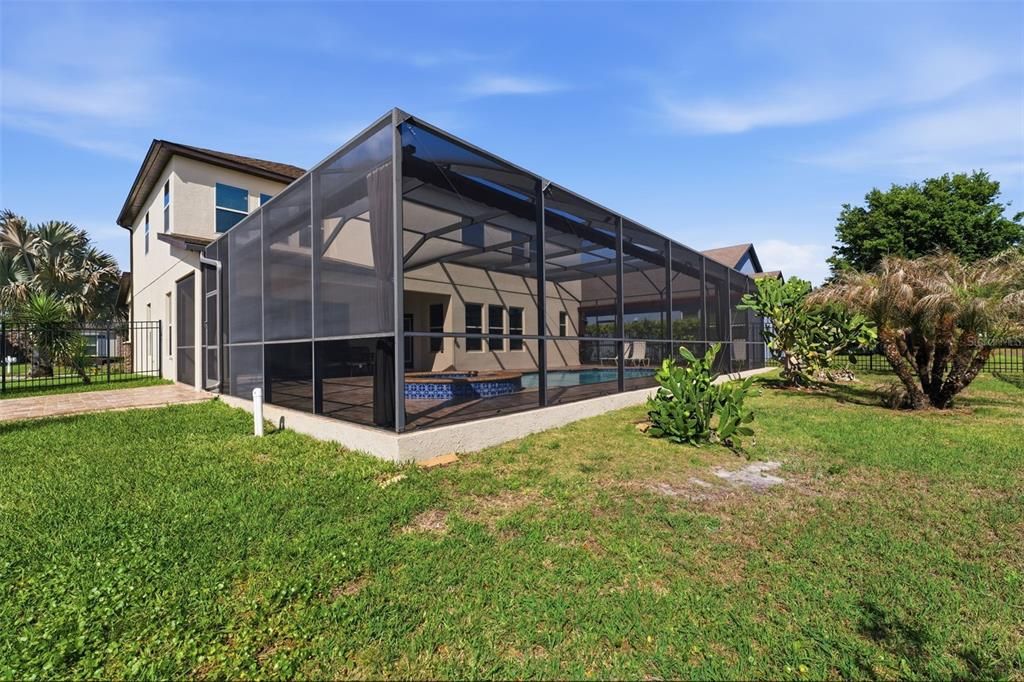 Activo con contrato: $615,000 (5 camas, 4 baños, 3185 Pies cuadrados)