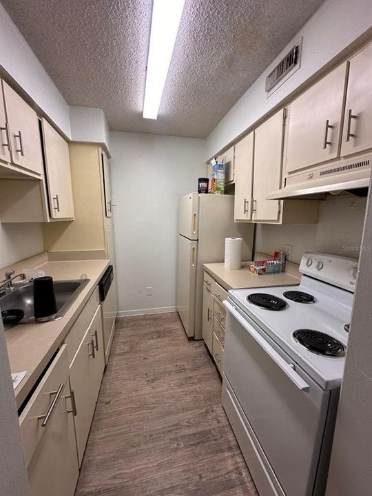 В аренду: $1,750 (2 спален, 2 ванн, 1209 Квадратных фут)