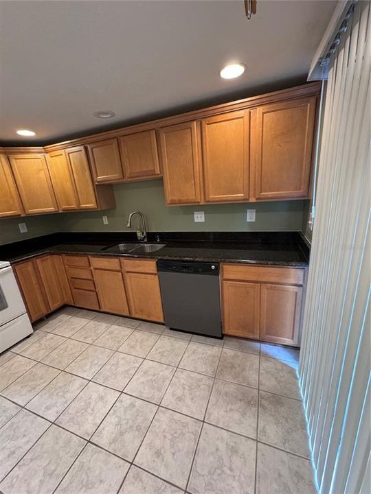 En Venta: $184,900 (2 camas, 2 baños, 1060 Pies cuadrados)