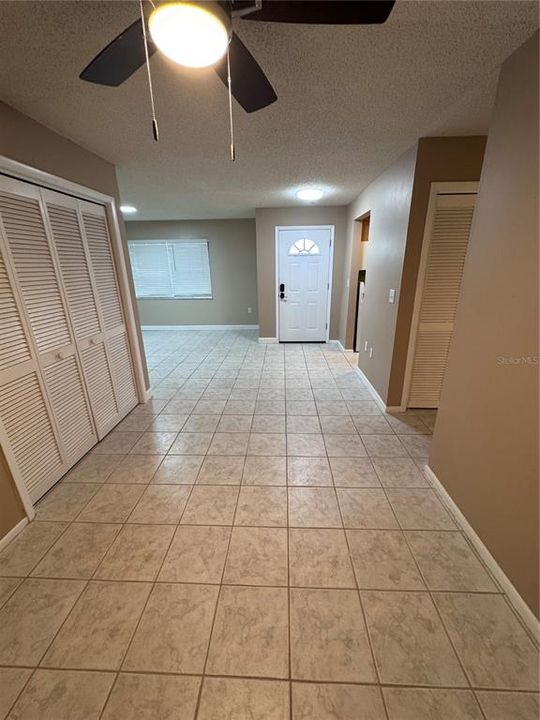 En Venta: $184,900 (2 camas, 2 baños, 1060 Pies cuadrados)