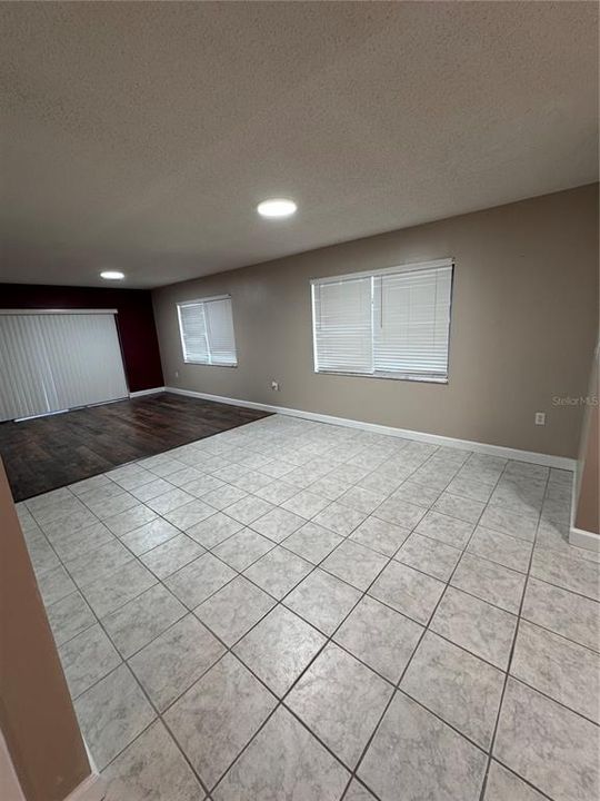 En Venta: $184,900 (2 camas, 2 baños, 1060 Pies cuadrados)