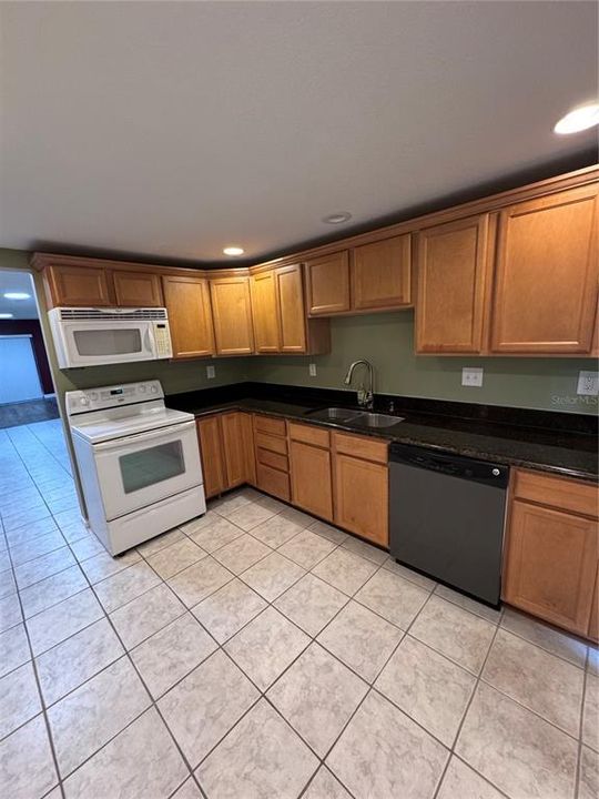 En Venta: $184,900 (2 camas, 2 baños, 1060 Pies cuadrados)