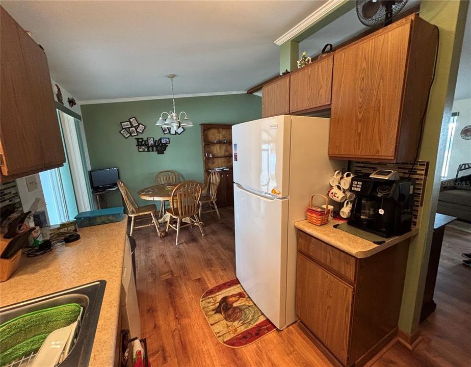 待售: $185,000 (2 贝兹, 2 浴室, 960 平方英尺)