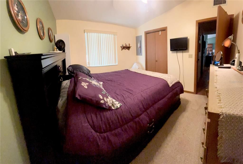 待售: $185,000 (2 贝兹, 2 浴室, 960 平方英尺)