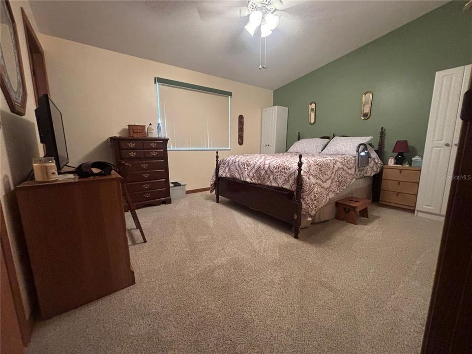 待售: $185,000 (2 贝兹, 2 浴室, 960 平方英尺)