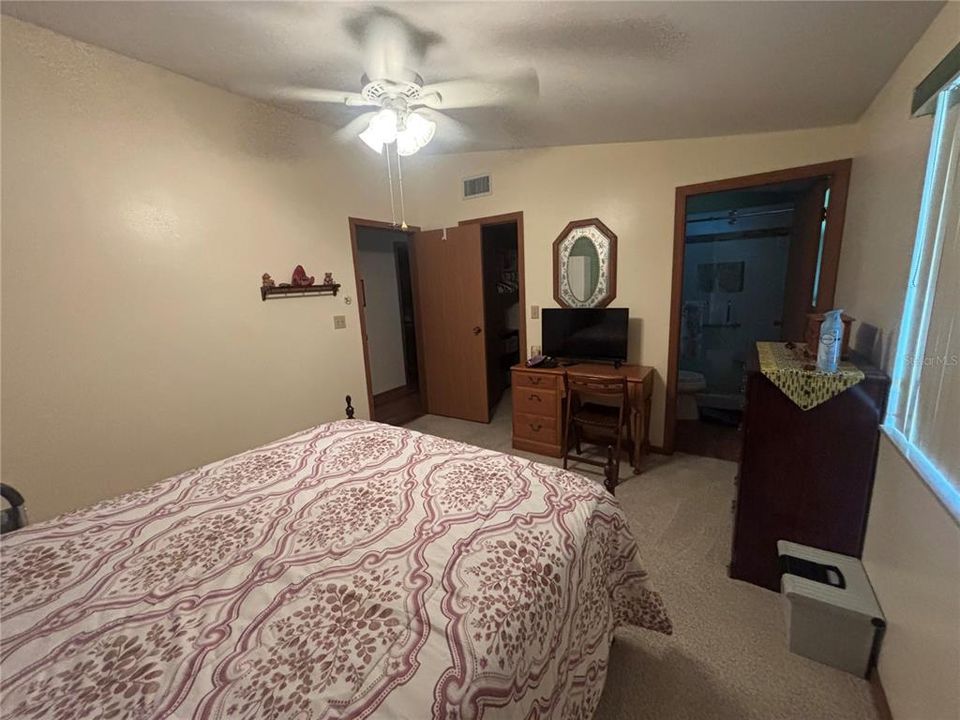 待售: $185,000 (2 贝兹, 2 浴室, 960 平方英尺)