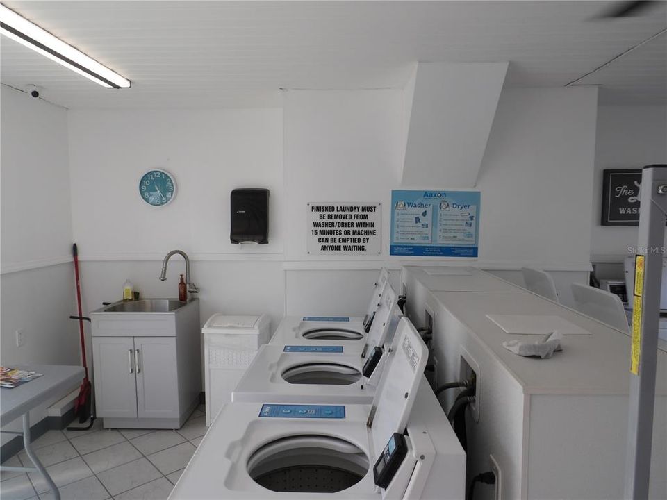 For Sale: $79,900 (1 beds, 1 baths, 565 Square Feet)