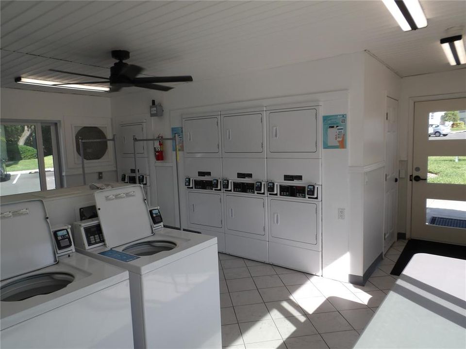For Sale: $79,900 (1 beds, 1 baths, 565 Square Feet)
