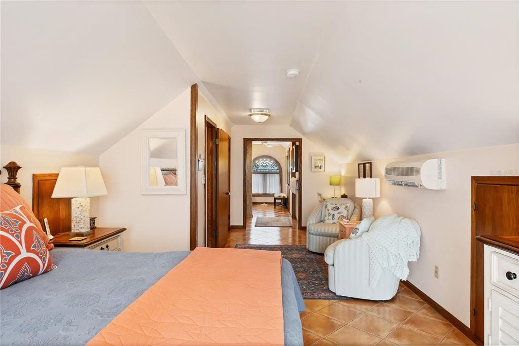 En Venta: $1,175,000 (4 camas, 3 baños, 2292 Pies cuadrados)