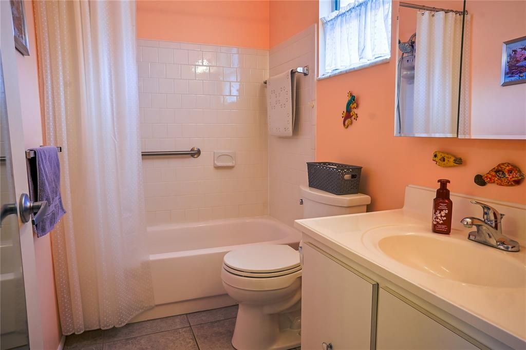 Activo con contrato: $169,000 (2 camas, 2 baños, 1332 Pies cuadrados)