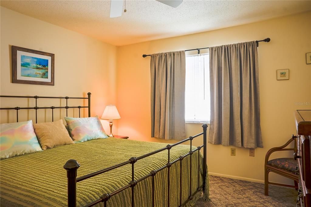 Activo con contrato: $169,000 (2 camas, 2 baños, 1332 Pies cuadrados)