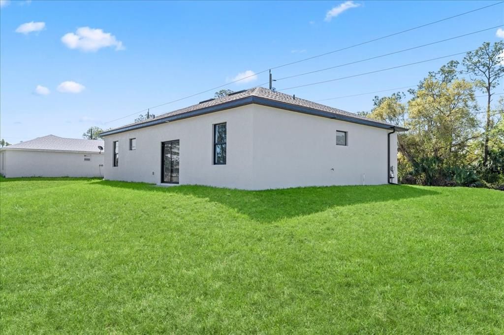 For Sale: $279,900 (3 beds, 2 baths, 1270 Square Feet)
