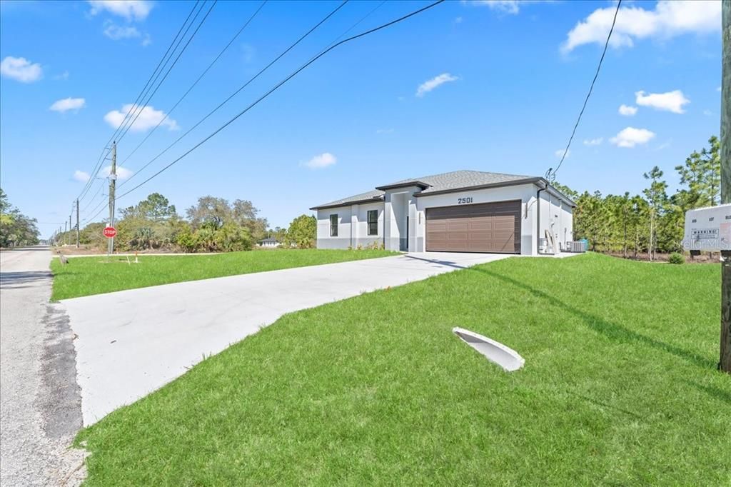 For Sale: $279,900 (3 beds, 2 baths, 1270 Square Feet)