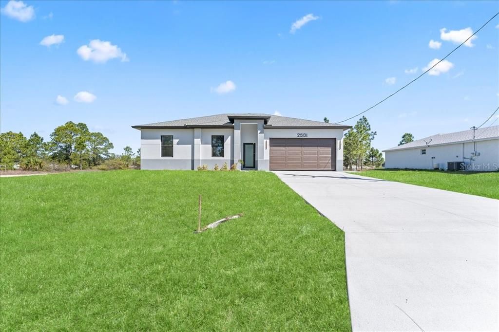 For Sale: $279,900 (3 beds, 2 baths, 1270 Square Feet)