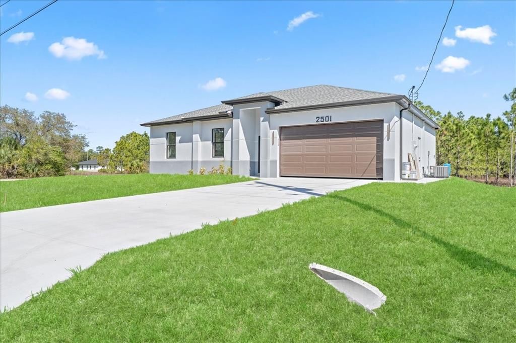 For Sale: $279,900 (3 beds, 2 baths, 1270 Square Feet)