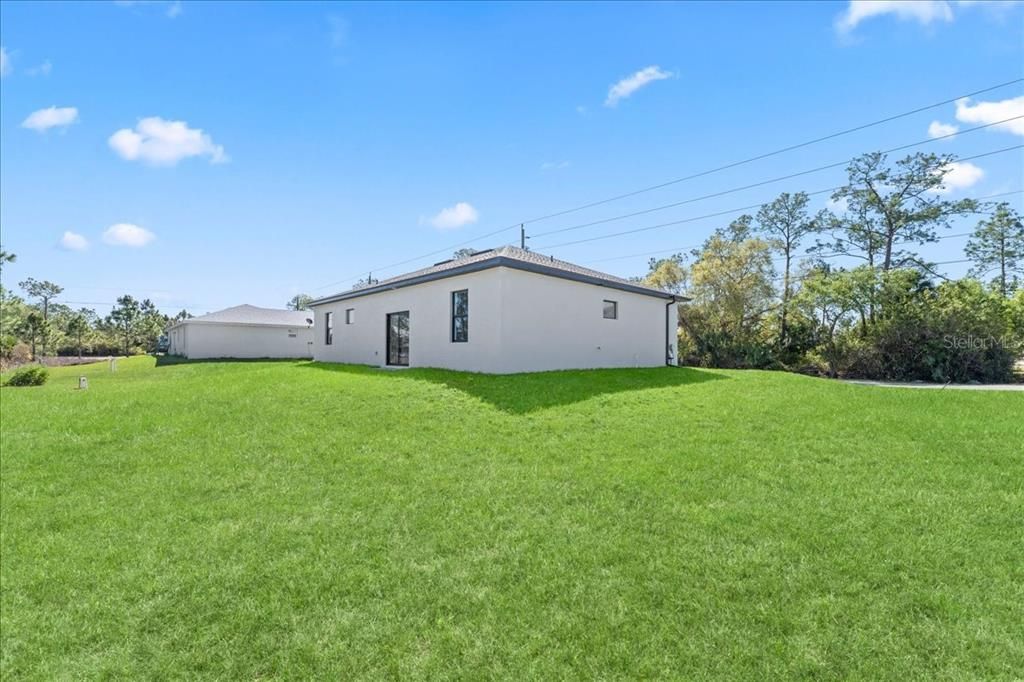 For Sale: $279,900 (3 beds, 2 baths, 1270 Square Feet)