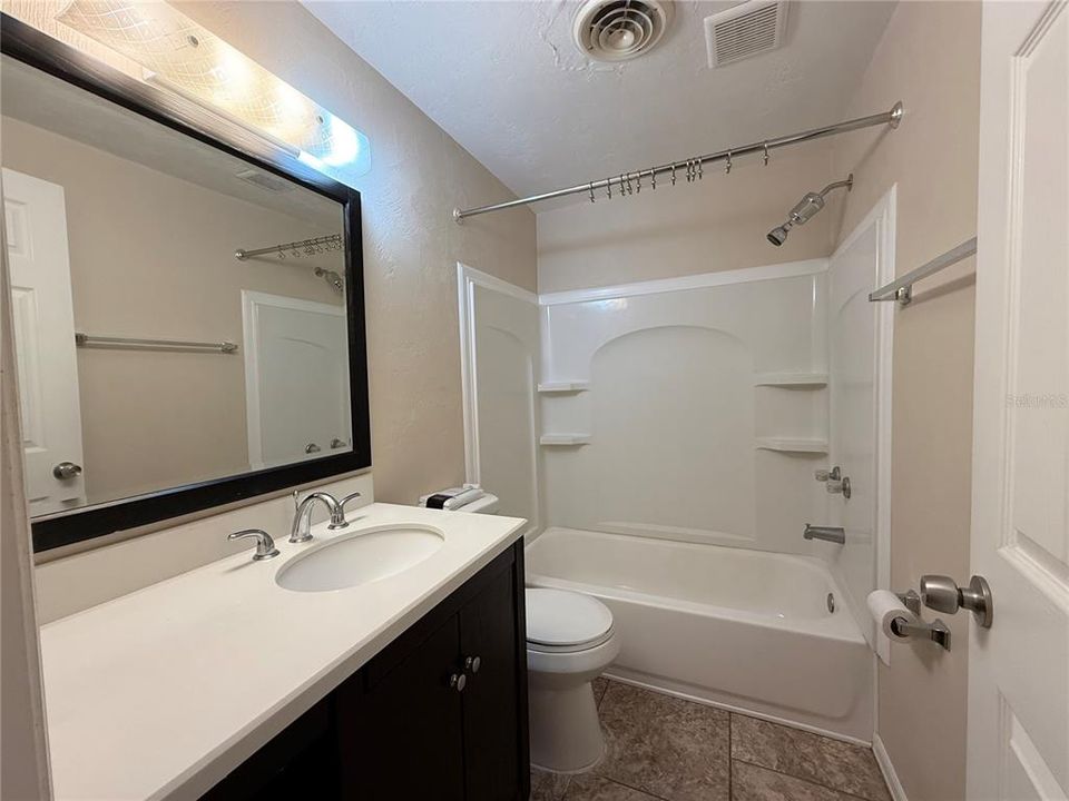 На продажу: $225,000 (3 спален, 1 ванн, 1350 Квадратных фут)