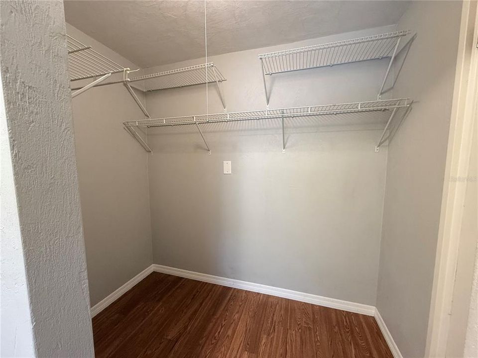 На продажу: $225,000 (3 спален, 1 ванн, 1350 Квадратных фут)