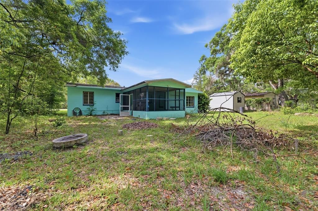 Activo con contrato: $219,900 (4 camas, 1 baños, 1240 Pies cuadrados)