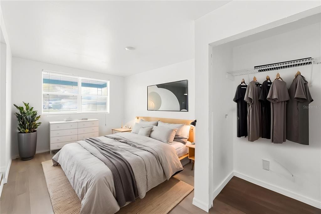 Activo con contrato: $219,900 (4 camas, 1 baños, 1240 Pies cuadrados)