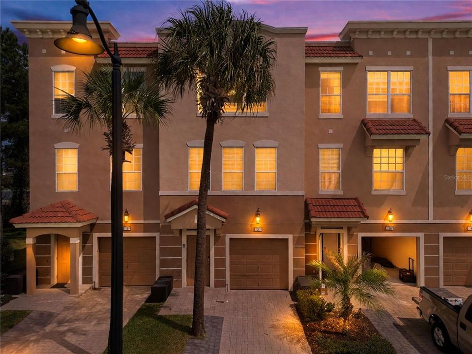 Active With Contract: $475,000 (3 beds, 3 baths, 1741 Square Feet)