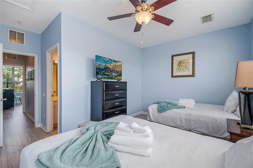 Active With Contract: $475,000 (3 beds, 3 baths, 1741 Square Feet)