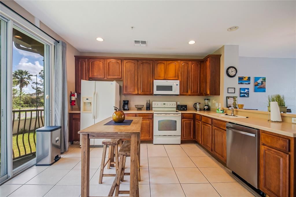 Active With Contract: $475,000 (3 beds, 3 baths, 1741 Square Feet)