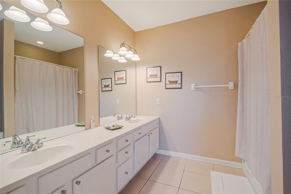 Active With Contract: $475,000 (3 beds, 3 baths, 1741 Square Feet)