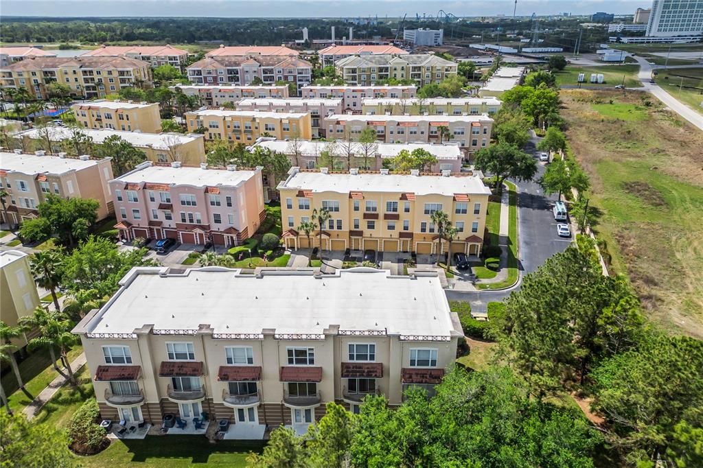 Active With Contract: $475,000 (3 beds, 3 baths, 1741 Square Feet)