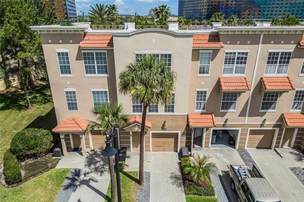 Active With Contract: $475,000 (3 beds, 3 baths, 1741 Square Feet)