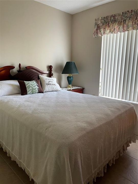 На продажу: $183,900 (2 спален, 2 ванн, 1038 Квадратных фут)