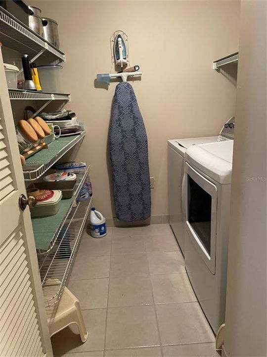 На продажу: $183,900 (2 спален, 2 ванн, 1038 Квадратных фут)