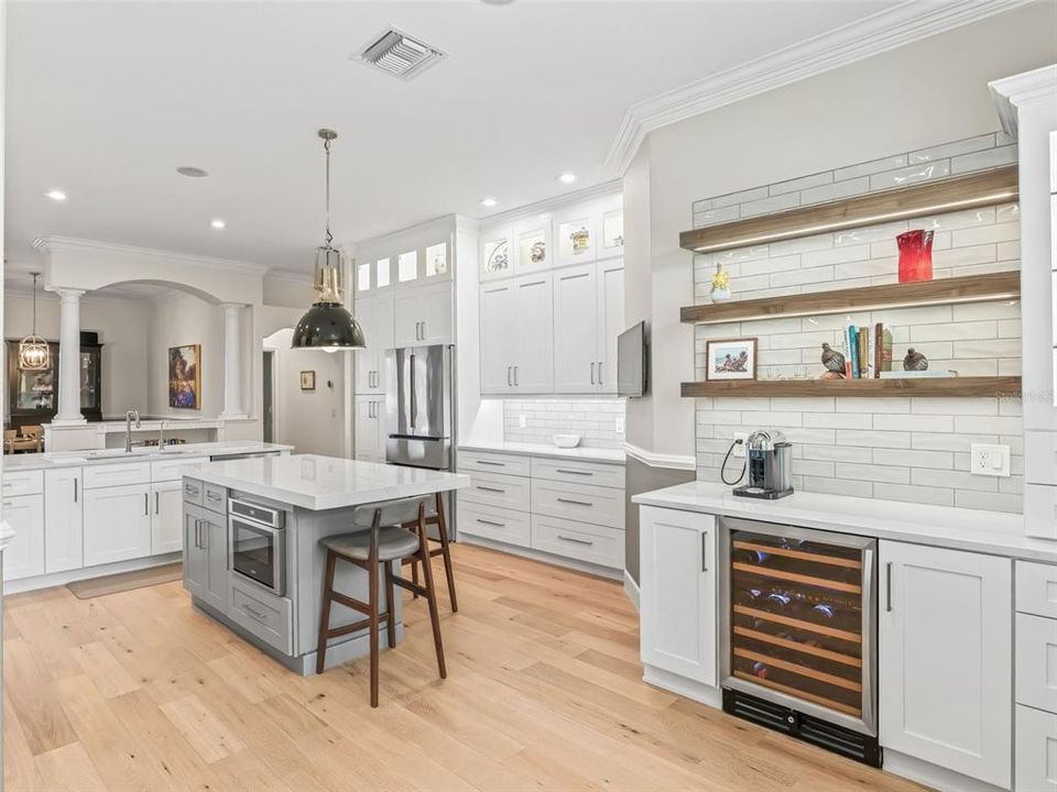 For Sale: $1,425,000 (3 beds, 2 baths, 2581 Square Feet)