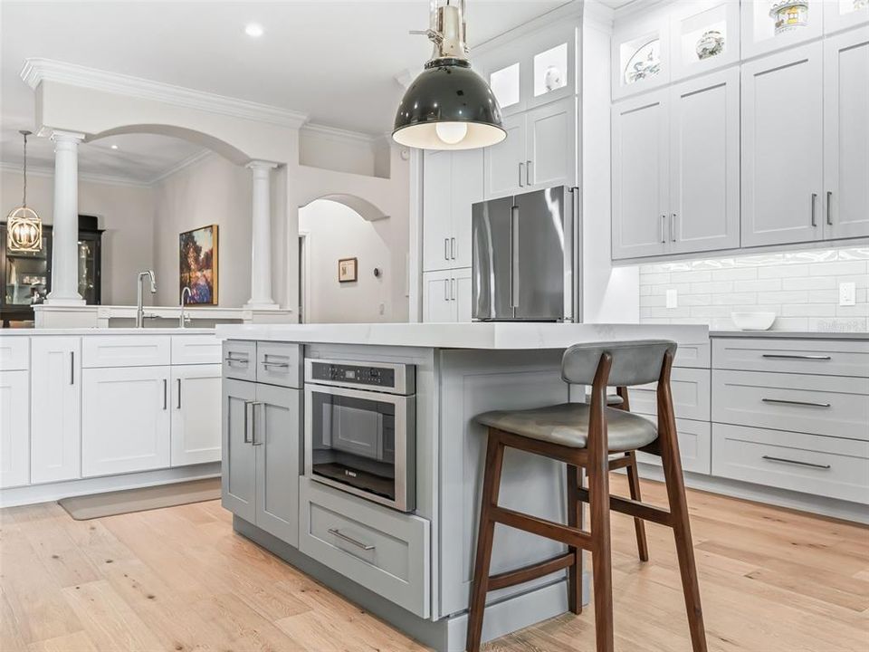 For Sale: $1,425,000 (3 beds, 2 baths, 2581 Square Feet)