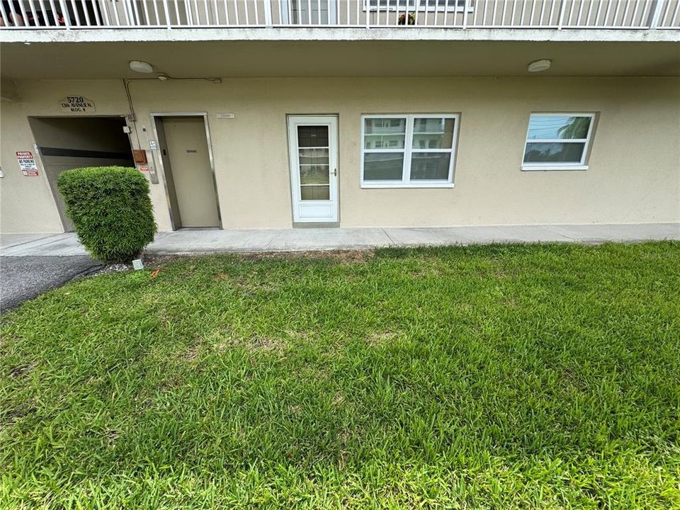 For Sale: $125,000 (2 beds, 1 baths, 960 Square Feet)
