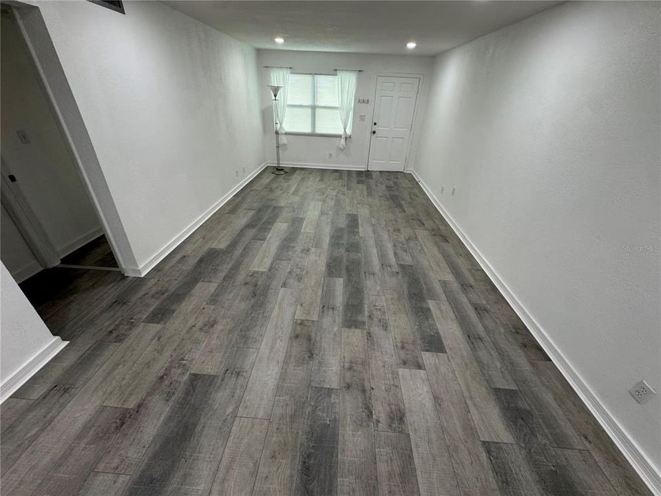 For Sale: $125,000 (2 beds, 1 baths, 960 Square Feet)
