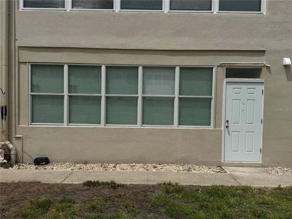 For Sale: $125,000 (2 beds, 1 baths, 960 Square Feet)