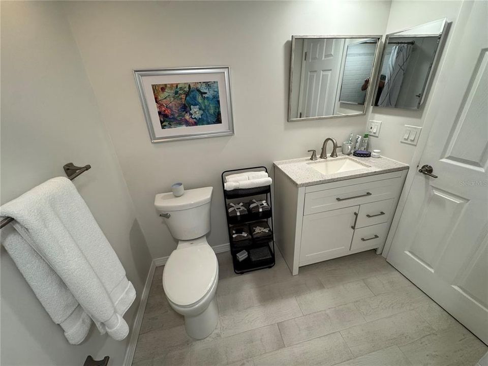 For Sale: $125,000 (2 beds, 1 baths, 960 Square Feet)