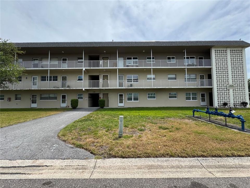 For Sale: $125,000 (2 beds, 1 baths, 960 Square Feet)