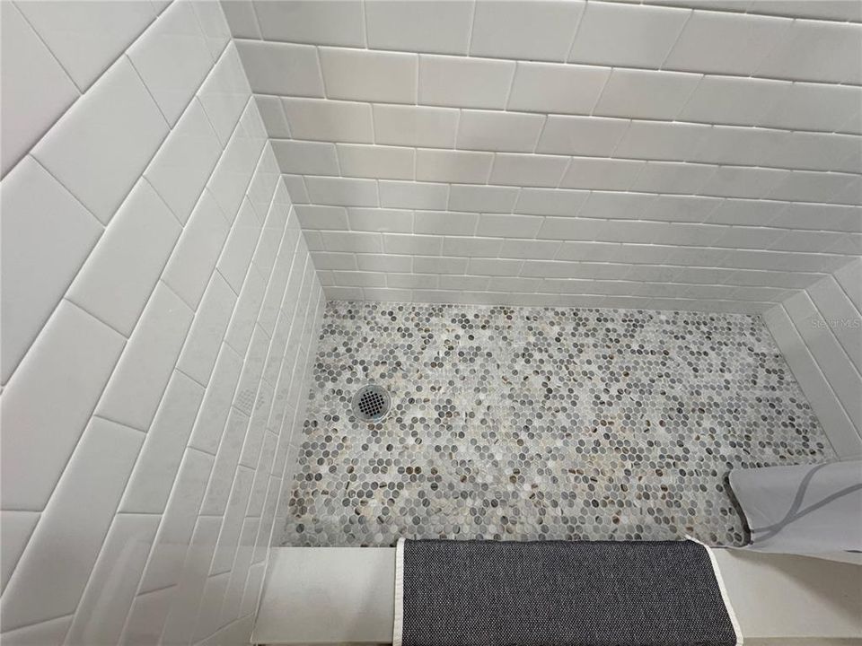 For Sale: $125,000 (2 beds, 1 baths, 960 Square Feet)