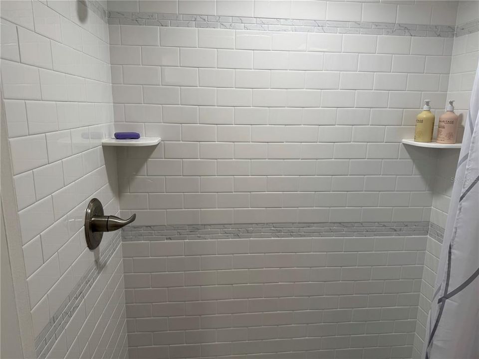 For Sale: $125,000 (2 beds, 1 baths, 960 Square Feet)
