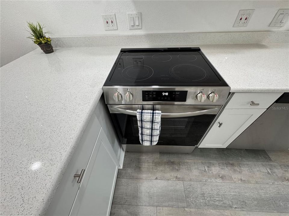 For Sale: $125,000 (2 beds, 1 baths, 960 Square Feet)