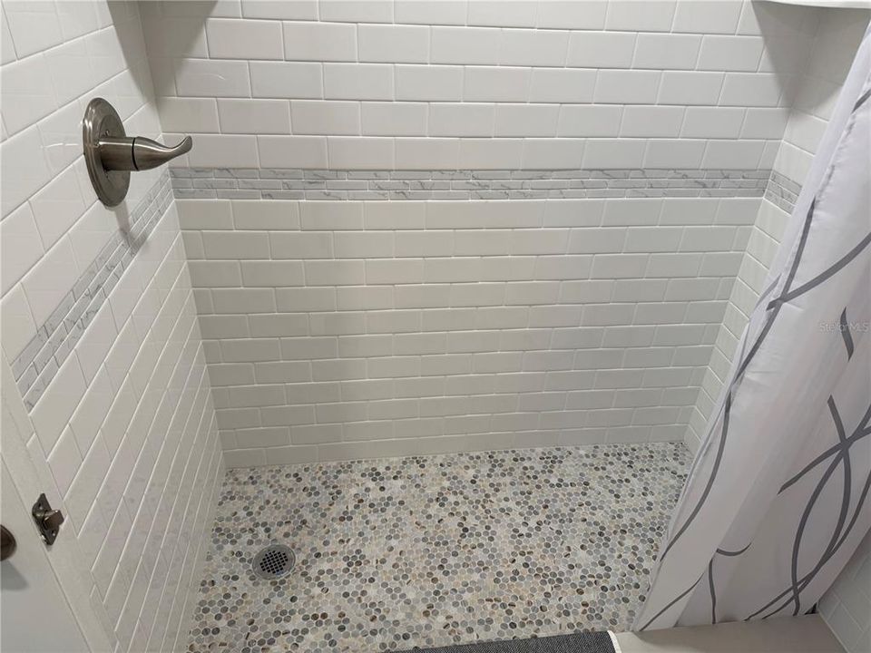 For Sale: $125,000 (2 beds, 1 baths, 960 Square Feet)